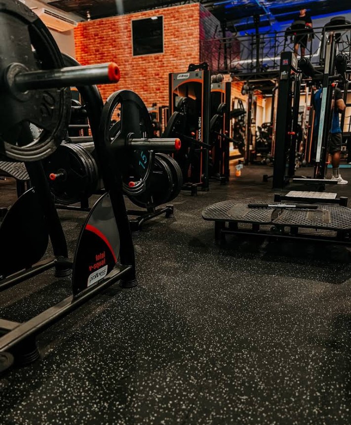 Interior da Biosync Fitness
